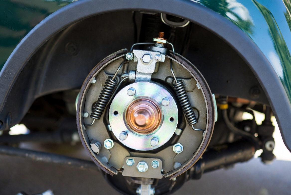 Drum brake and hub service on an electric golf cart
